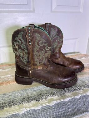 Justin Boots Brown Leather Ankle Cowboy Booties with Turquoise Stitching